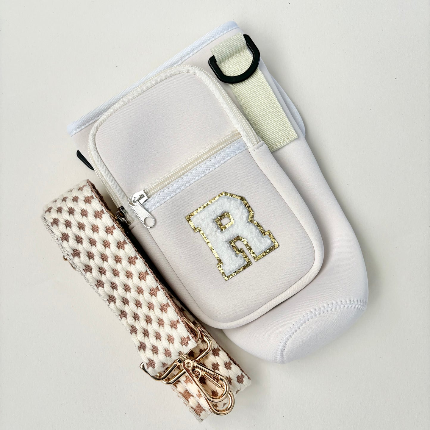 1.2L Bottle Carrier with Chevron Beige Strap